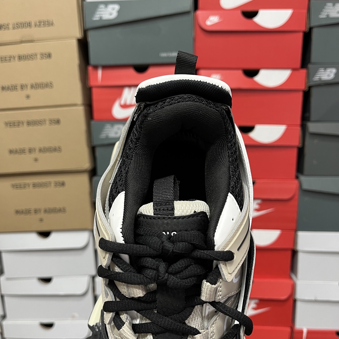 Balenciaga BLCG Track - Image 9