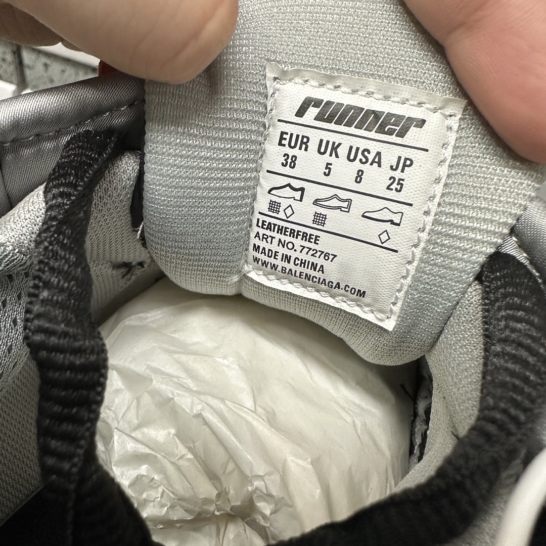 Balenciaga BLCG Runner - Image 25