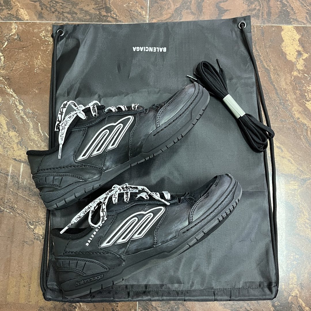 Balenciaga Hamptons Sneakers - Image 2