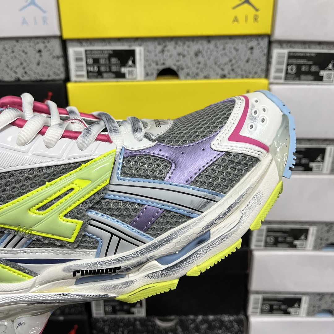 Balenciaga BLCG Runner 7.0 - Image 10