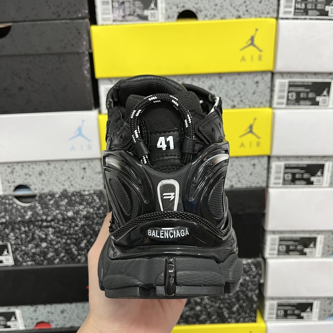 Balenciaga BLCG Runner 7.5 - Image 5