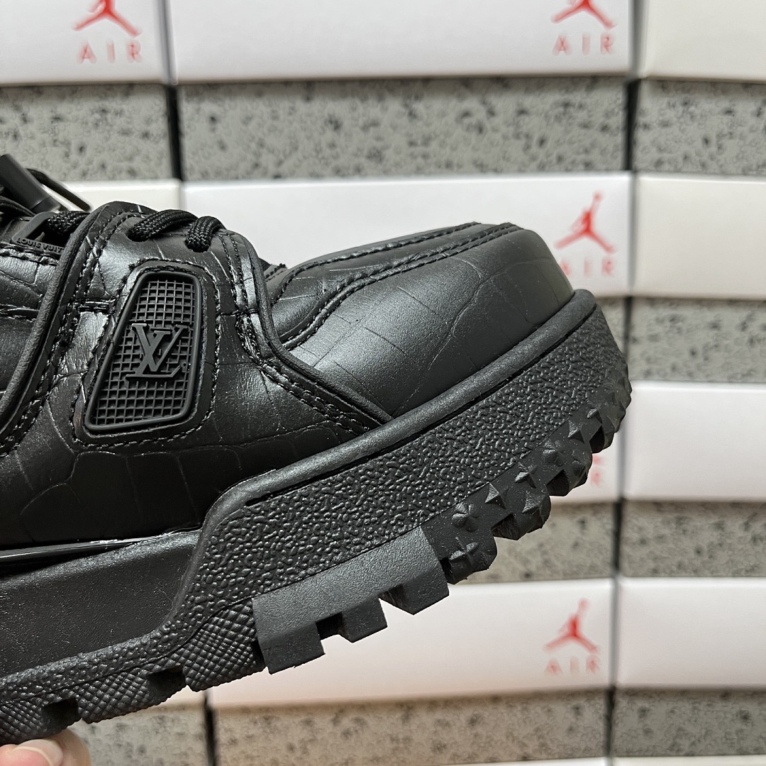 Louis Vuitton Trainer Maxi (Black) - Image 6