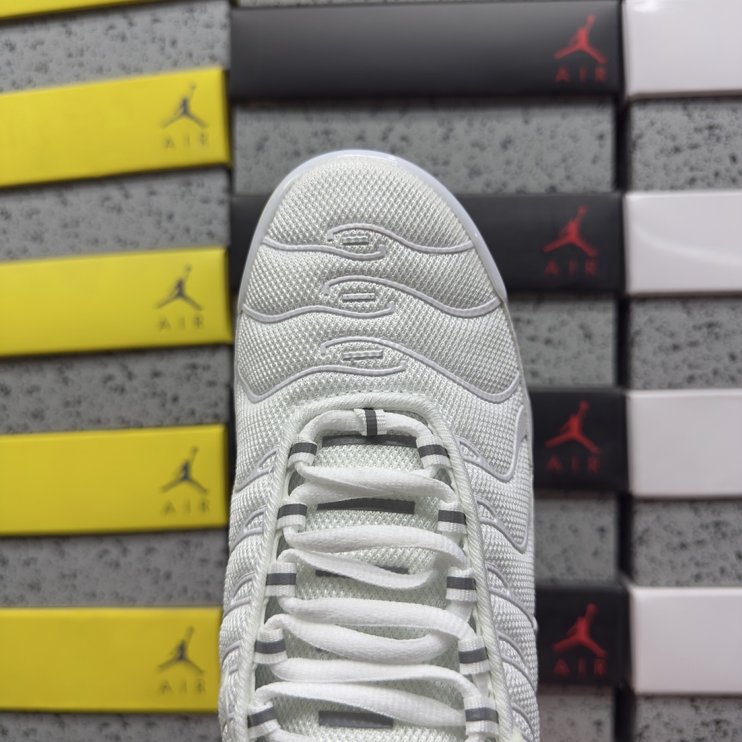 Nike Air Max Plus White 604133-139 - Image 2