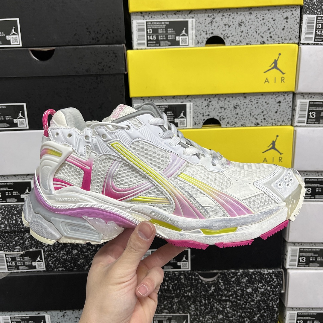 Balenciaga BLCG Runner 7.5 - Image 9