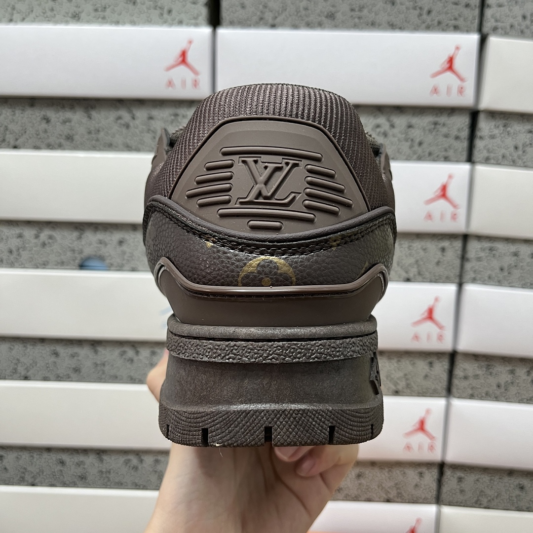 Louis Vuitton Trainer Maxi Brown Print - Image 3