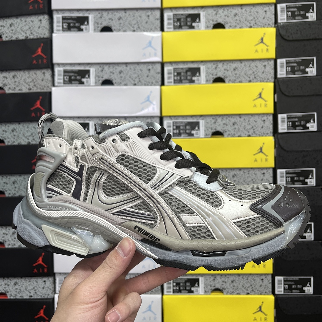 Balenciaga BLCG Runner 7.5 - Image 3