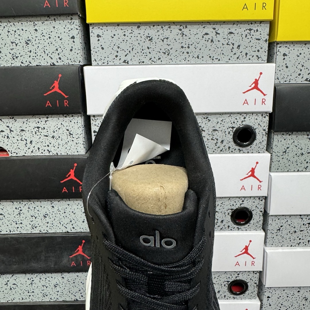 Alo Yoga Rnner A0590U_BLACK/WHIT - Image 6