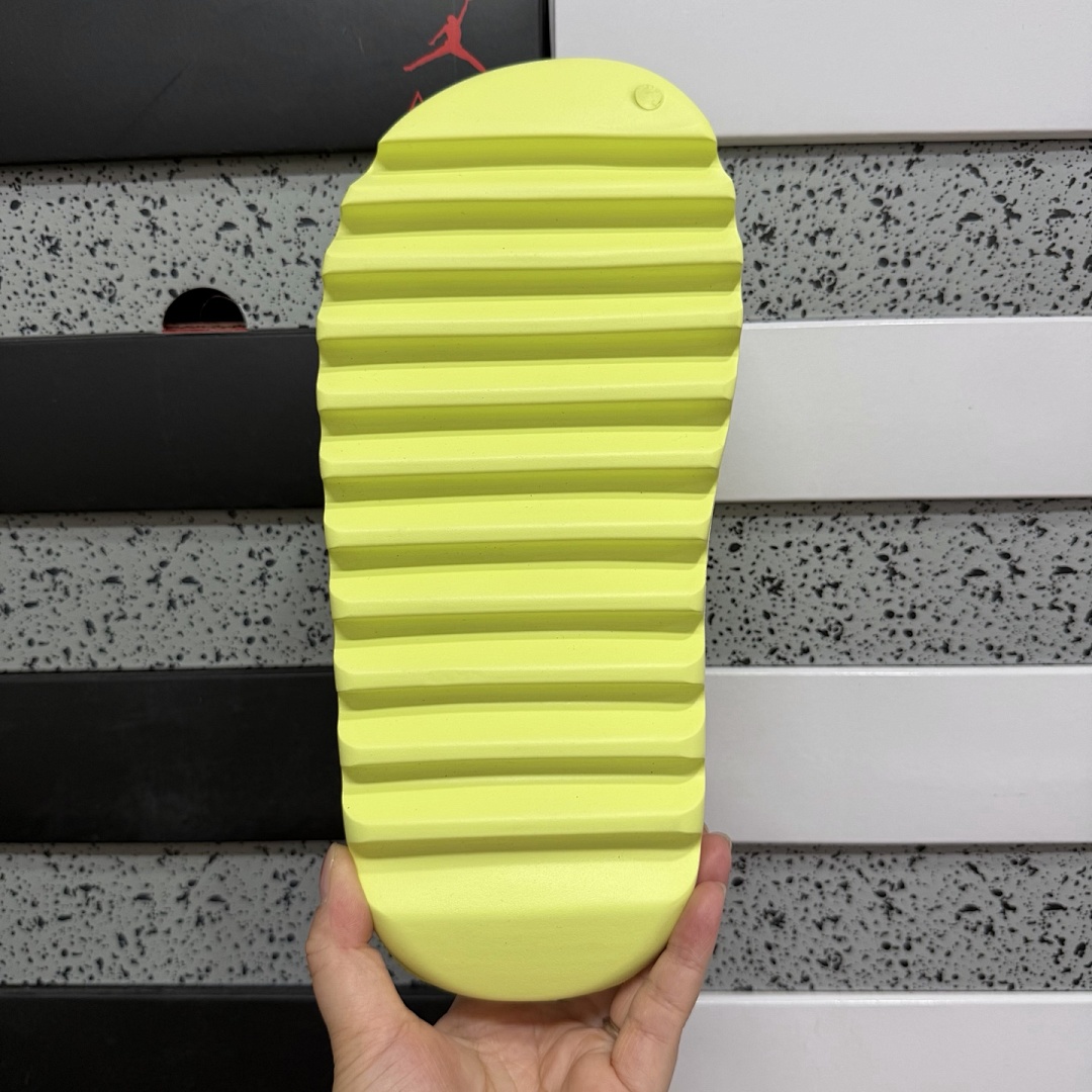 Adidas Slide/Foam Runner - Image 83