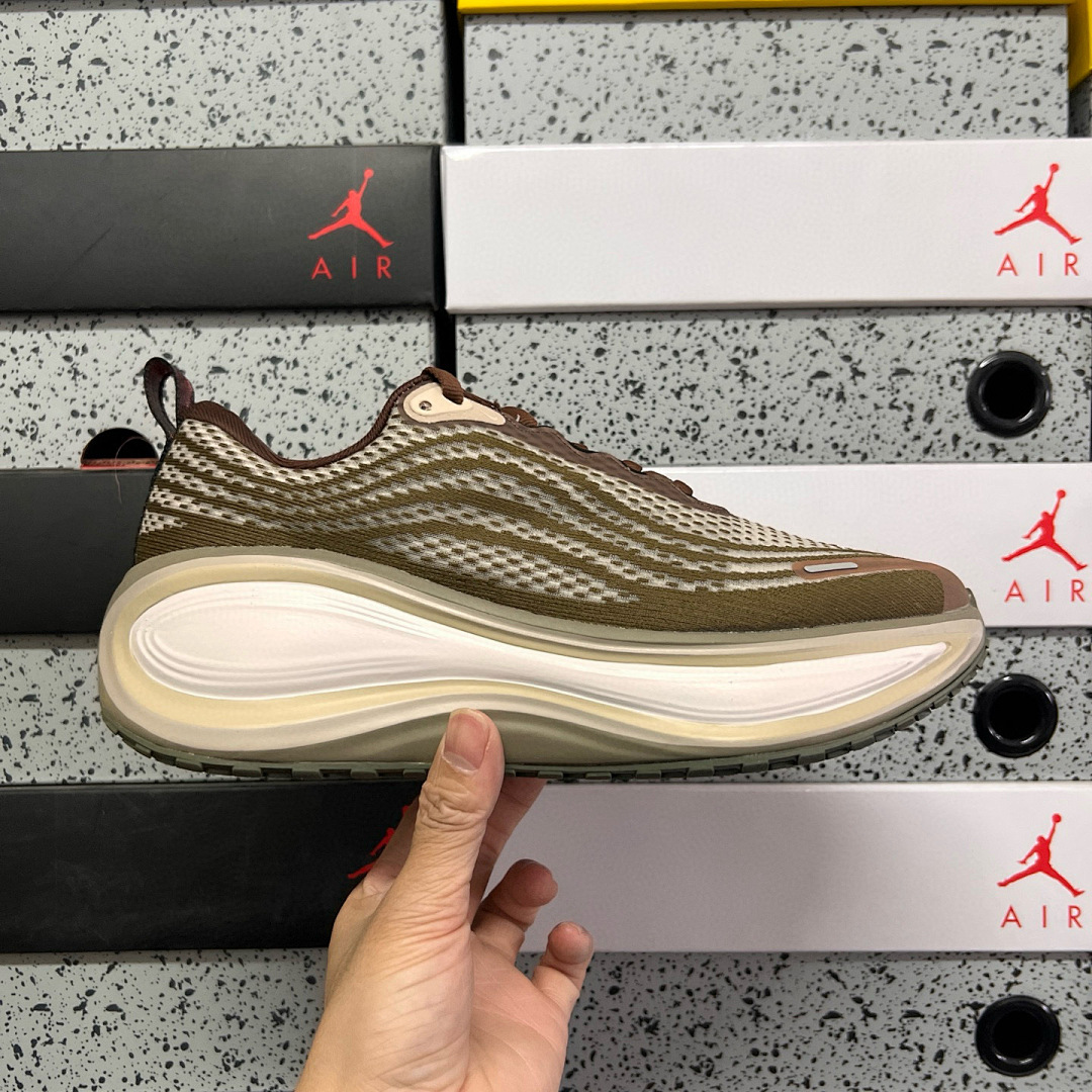 Nike Vomero Plus Caldera Brown Dark Field - Image 2