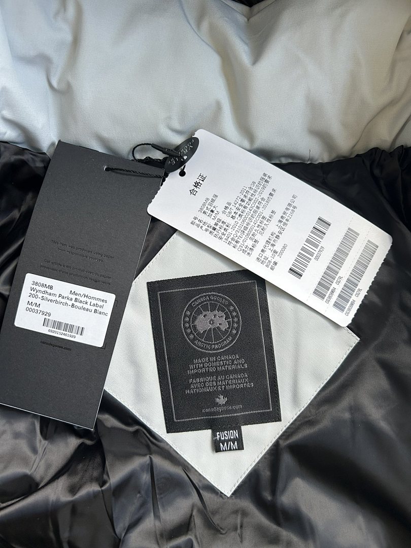 Canada Goose Wyndham Parka - Image 52