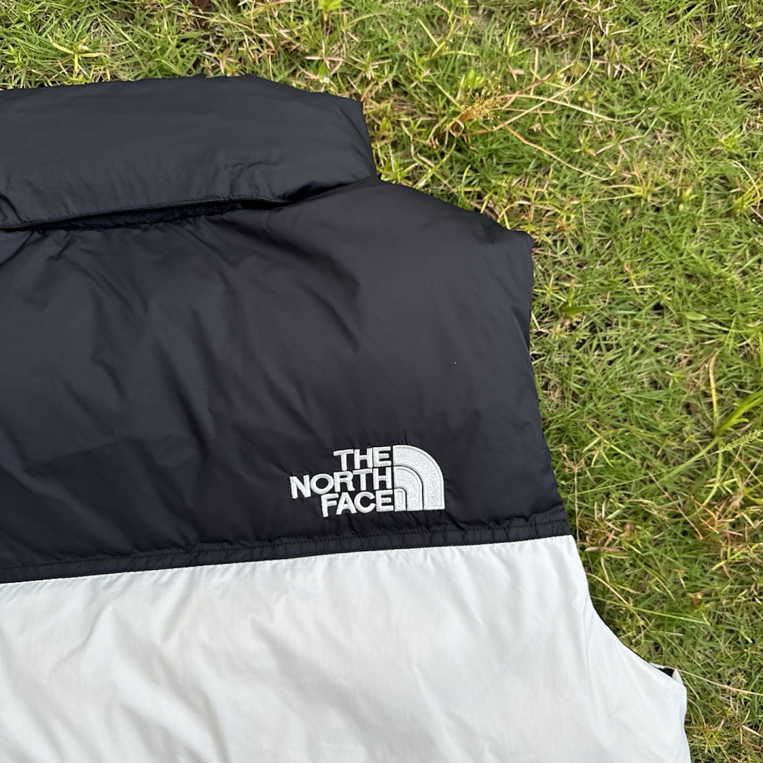 The North Face TNF 1996 Retro Nuptse Vest - Image 79