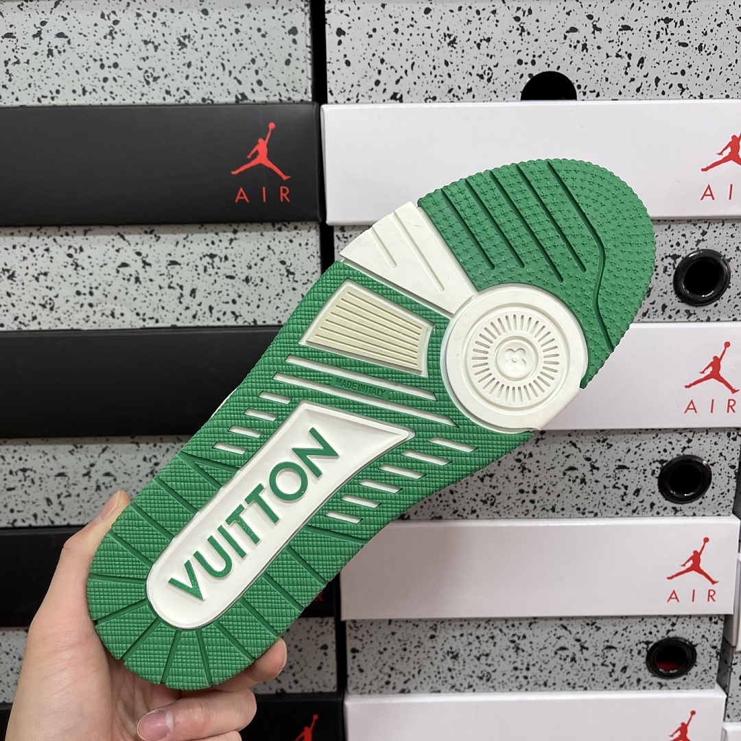Louis Vuitton Trainer - Image 9