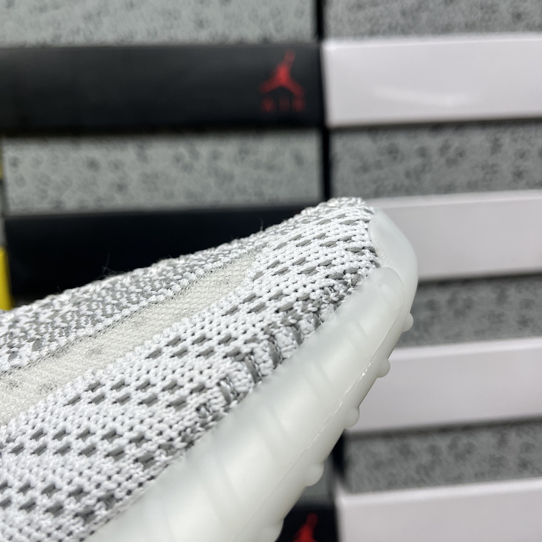 Adidas Yeezy Boost 350 V2 - Image 2