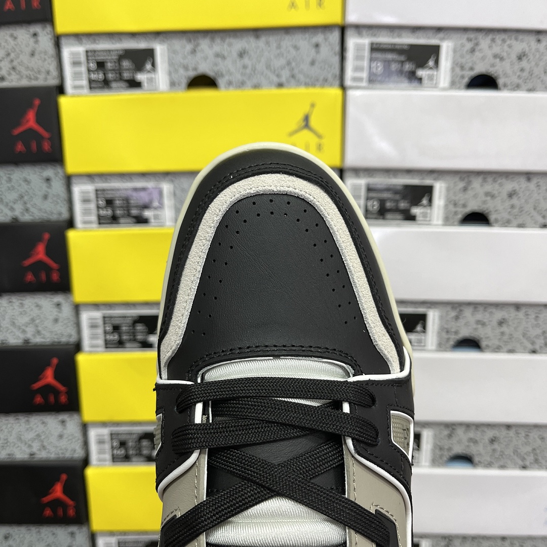 Louis Vuitton Trainer V2-04 - Image 5