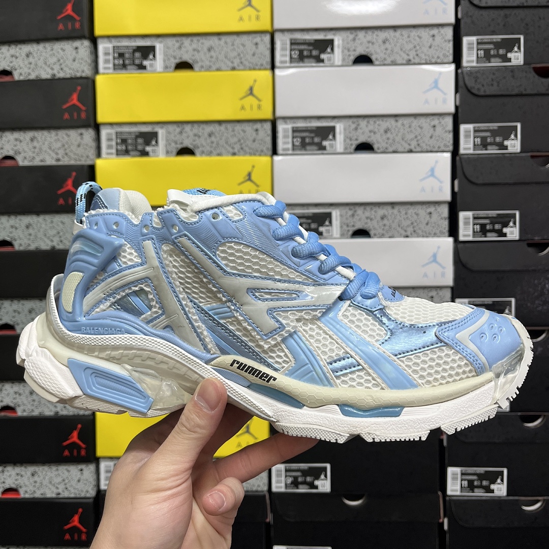 Balenciaga BLCG Runner 7.0 - Image 5