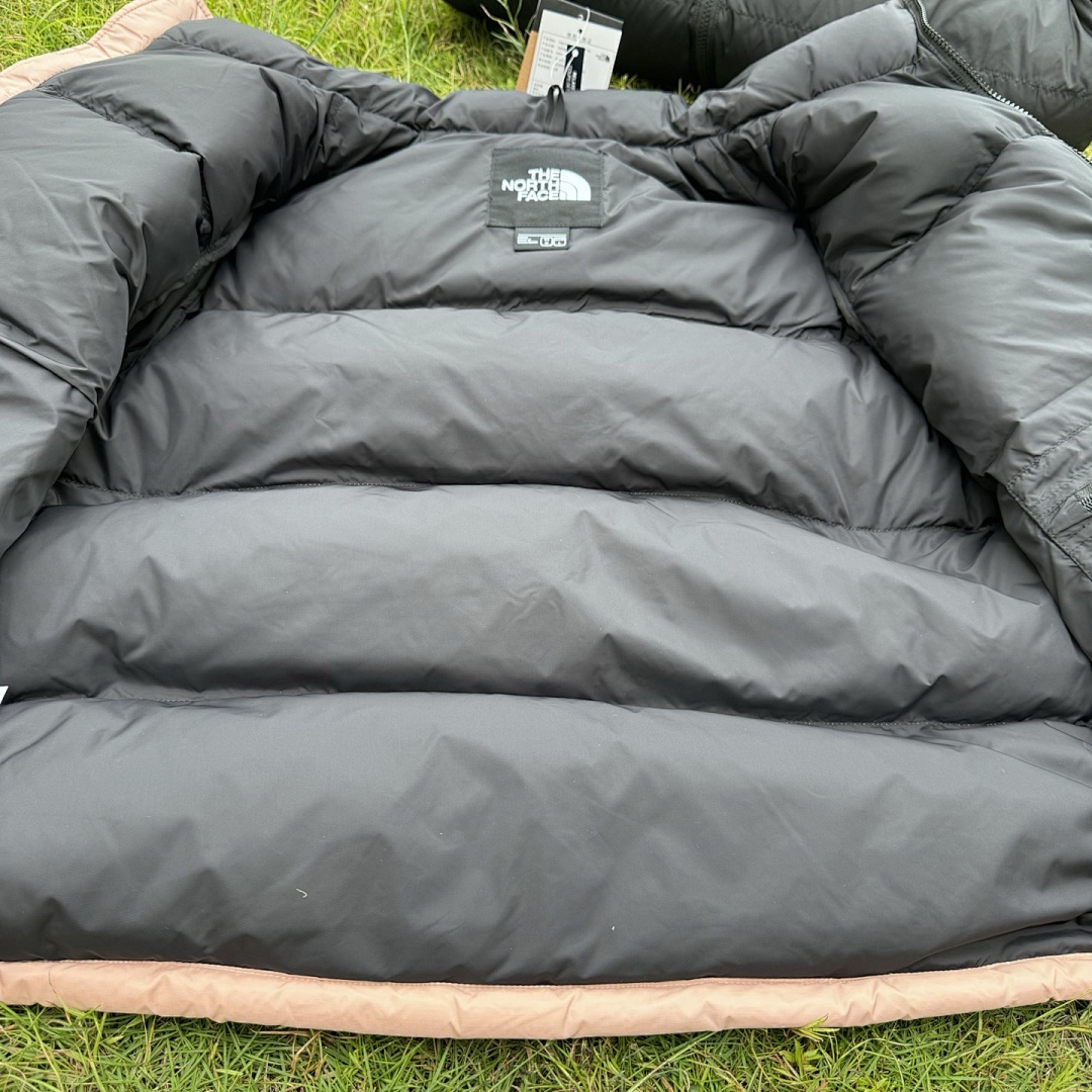 The North Face TNF 1996 Retro Nuptse 700 Fill Packable Jacket - Image 3