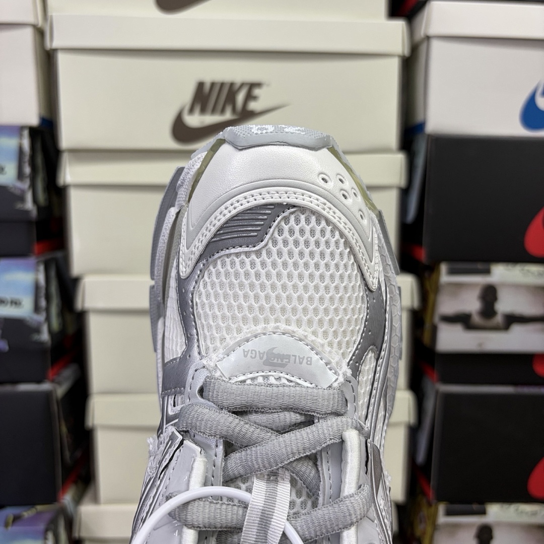 Balenciaga BLCG Runner7.0 - Image 18