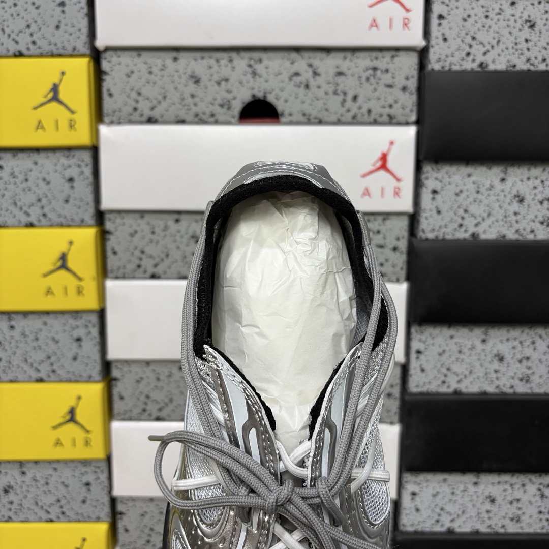 Balenciaga BLCG Radar 25 Gen (Silver) - Image 4