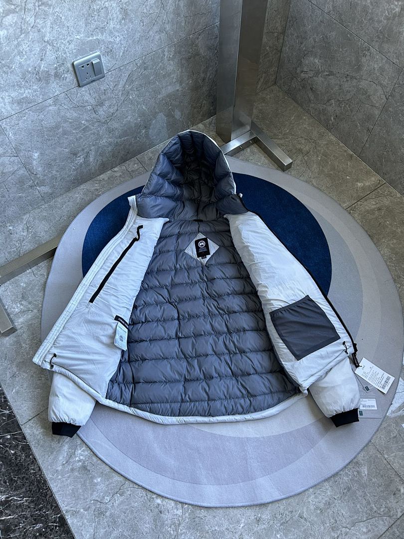 Canada Goose Label Lodge Hoody Jacket - Image 34