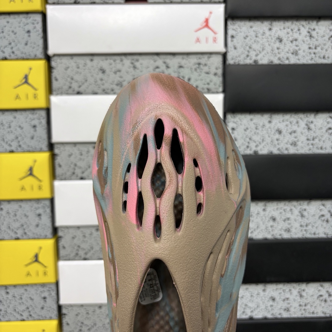 Adidas Yeezy Foam RNNR MX Sand Grey Clogs - Image 2