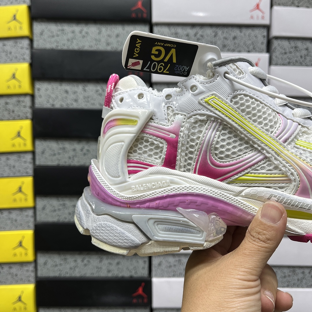 Balenciaga BLCG Runner - Image 40