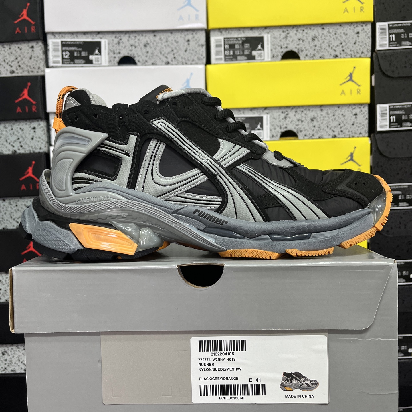 Balenciaga BLCG Runner 7.5 - Image 11
