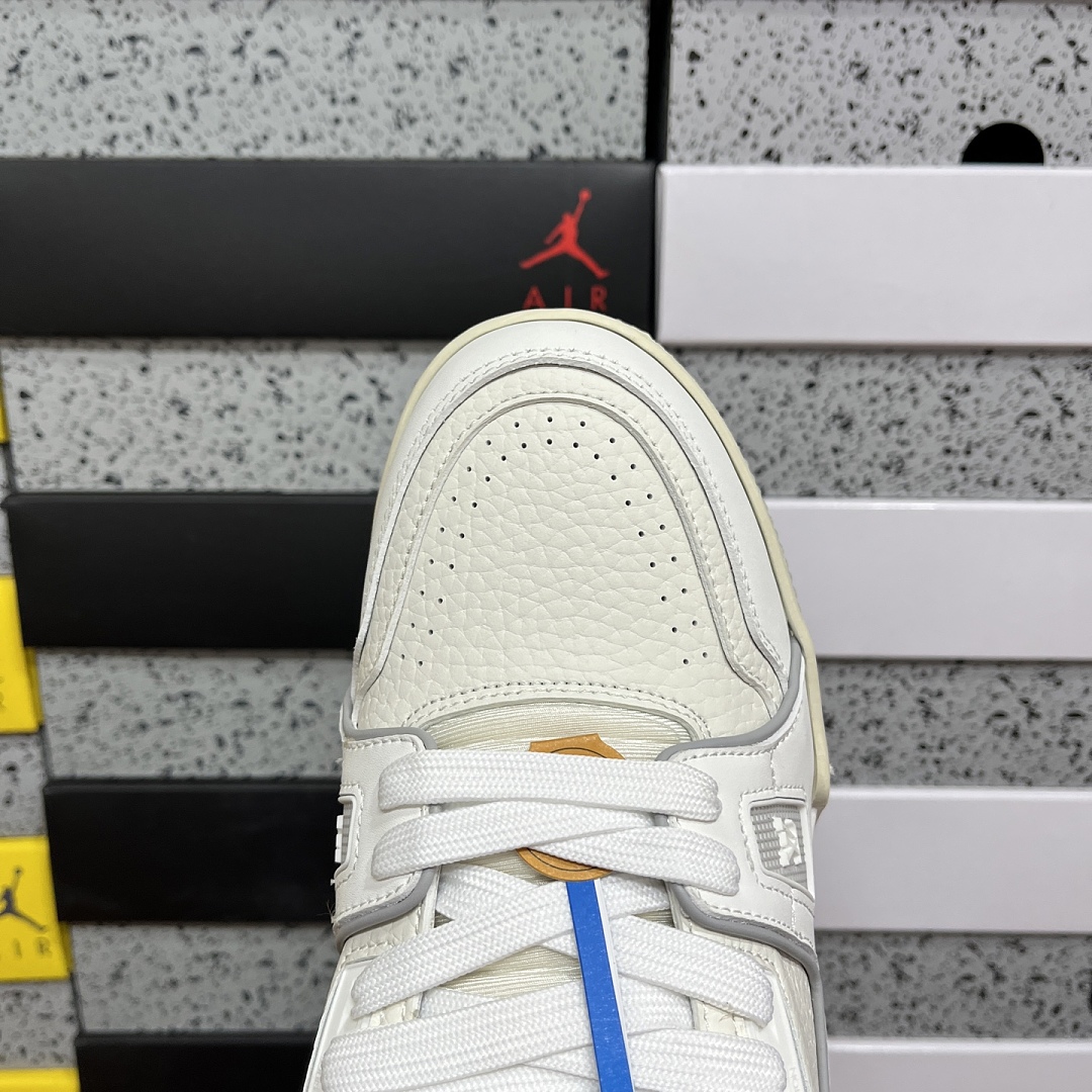 Louis Vuitton Trainer - Image 3