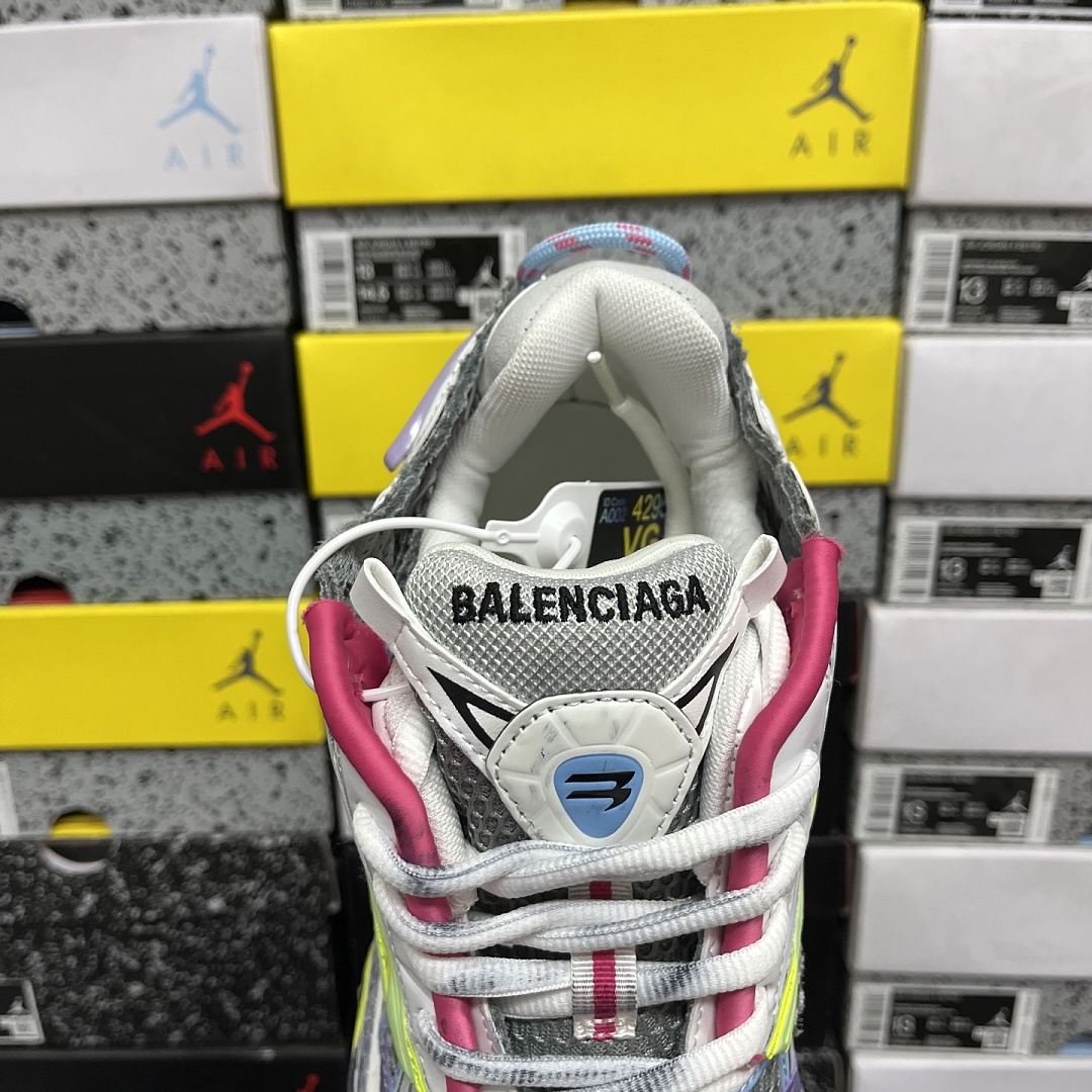 Balenciaga BLCG Runner 7.0 - Image 9