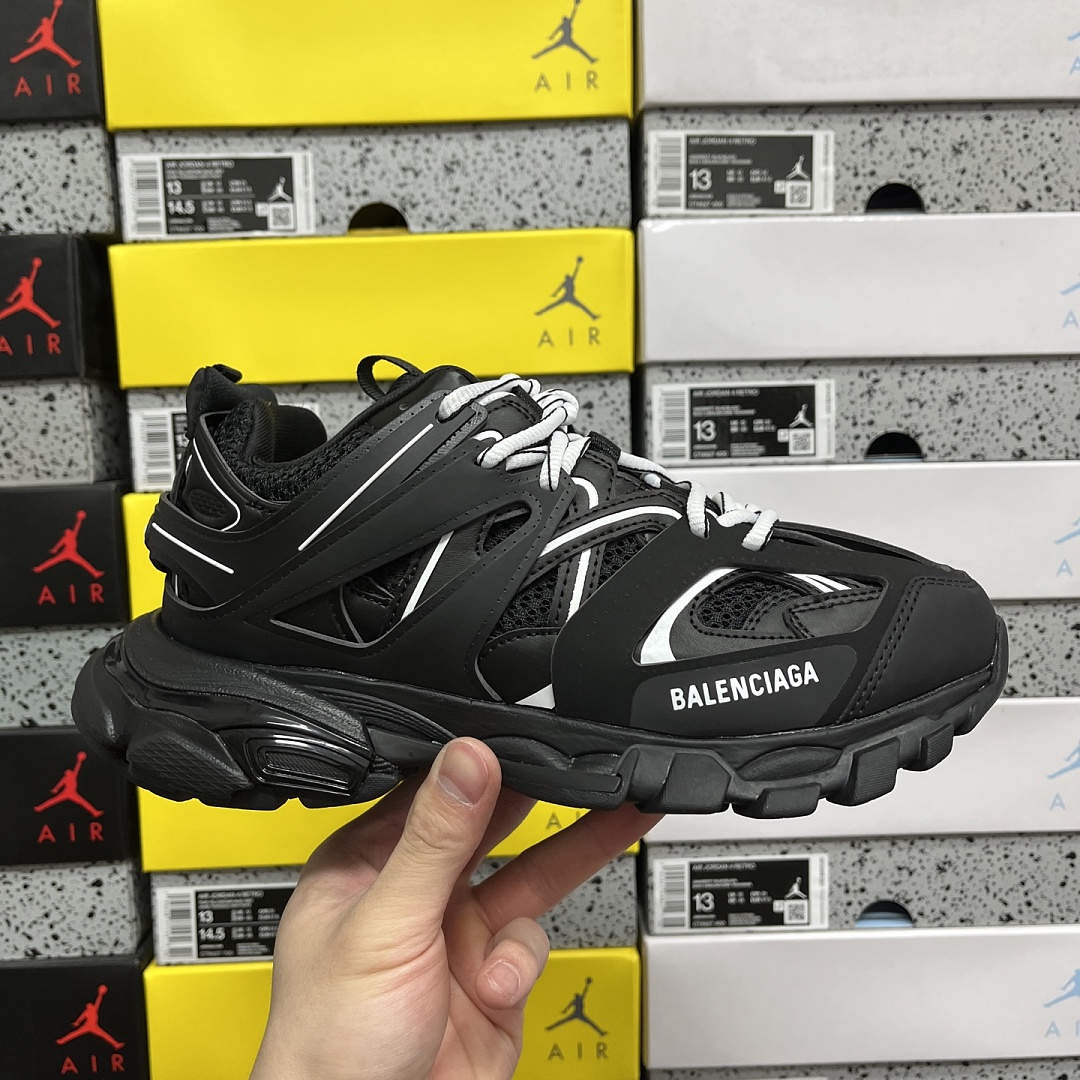 Balenciaga BLCG Track 3.0 - Image 10