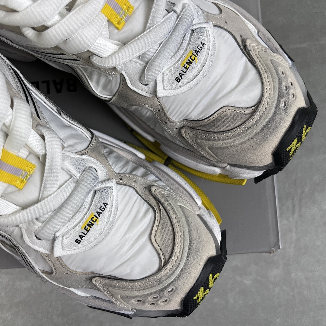 Balenciaga Runner 7.5 - Image 115