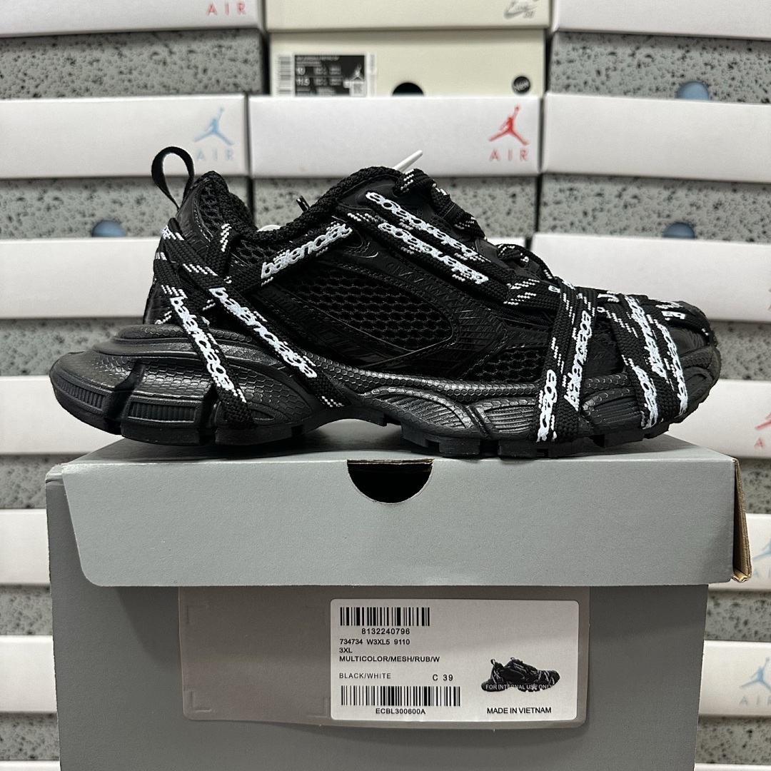 Balenciaga 3XL Extreme Lace 9110 Triple Black Straps (Mid Stripe)