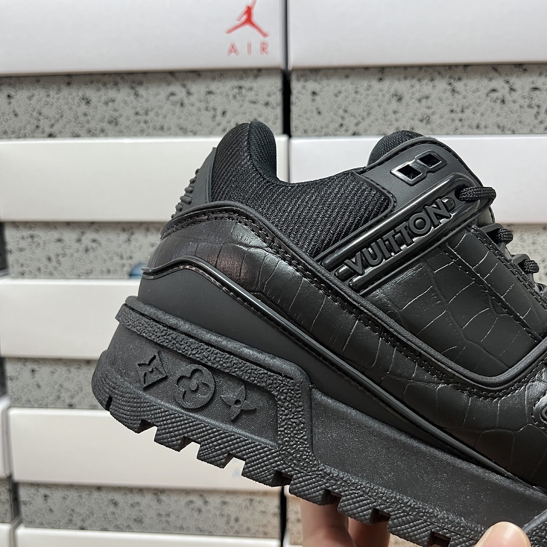 Louis Vuitton Trainer Maxi (Black) - Image 7