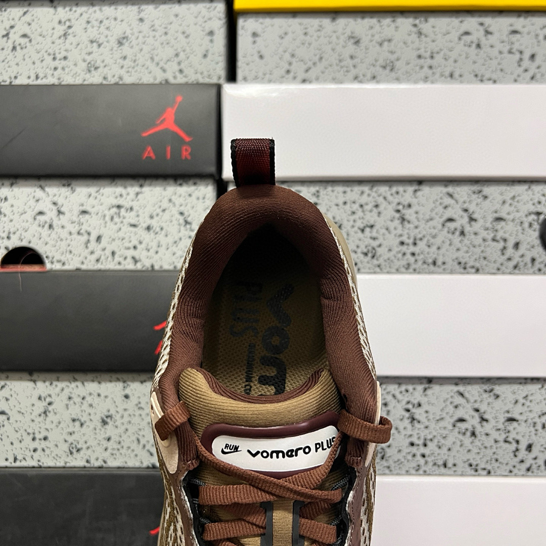 Nike Vomero Plus Caldera Brown Dark Field - Image 6