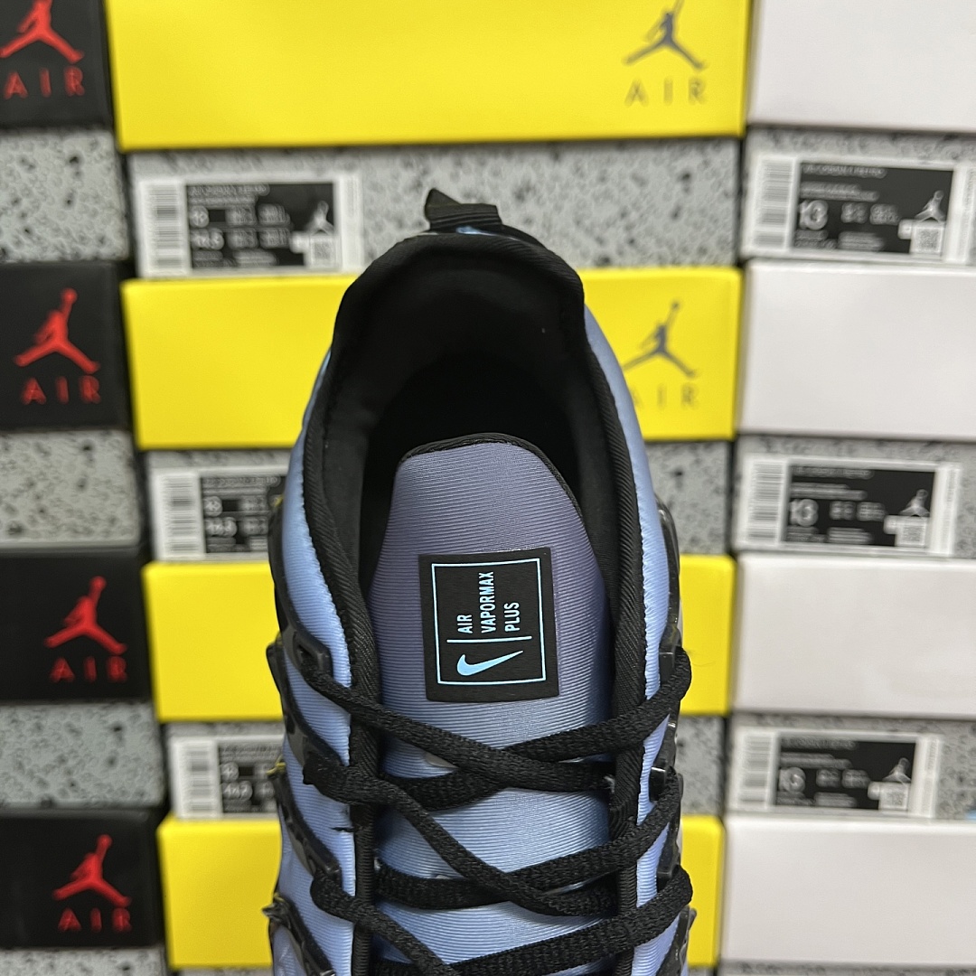 Nike Air VaporMax Plus Aluminum - Image 6