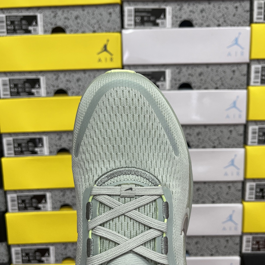 Nike Zoom Vomero - Image 2