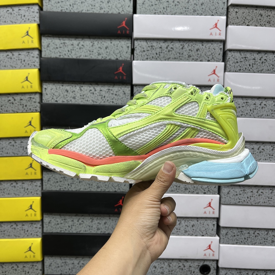 Balenciaga BLCG Runner - Image 26