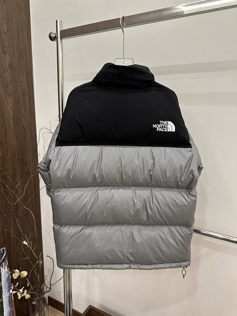Chanel The North Face White Label Novelty Nuptse Down Jacket (Asia Sizing) - Image 38