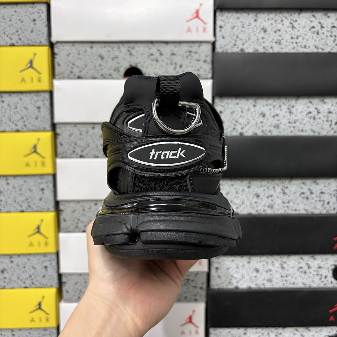 Balenciaga BLCG Track 3.0 - Image 4