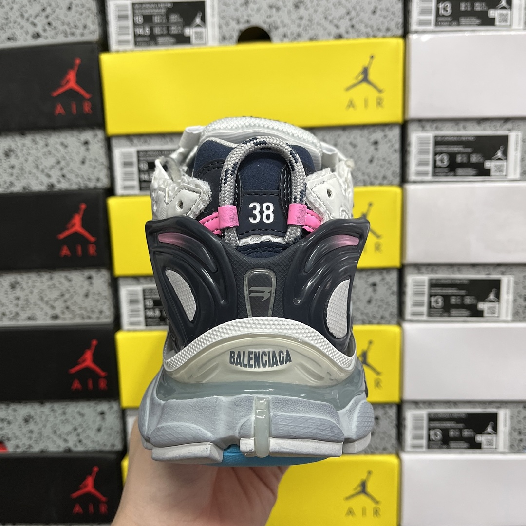 Balenciaga BLCG Runner 7.5 - Image 3