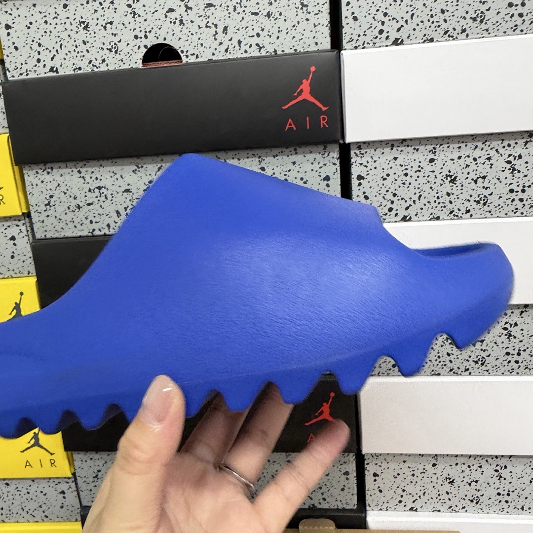 Adidas Slide/Foam Runner - Image 45