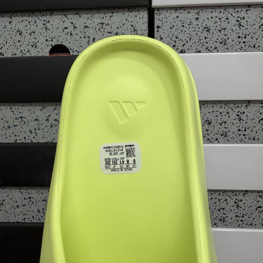 Adidas Slide/Foam Runner - Image 86