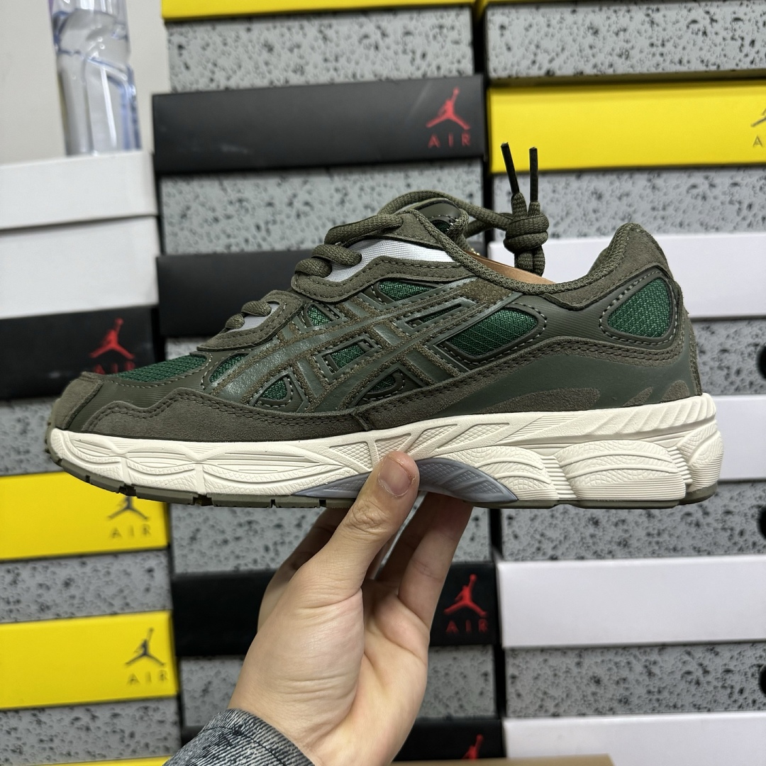 ASICS Gel-NYC Grove Olive Canvas 1203A739-300 - Image 3