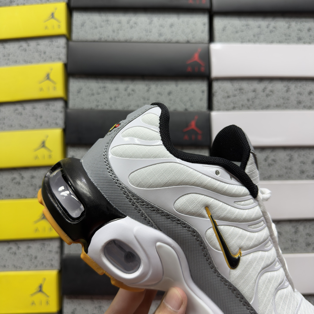 Nike Air Max Plus - Image 9