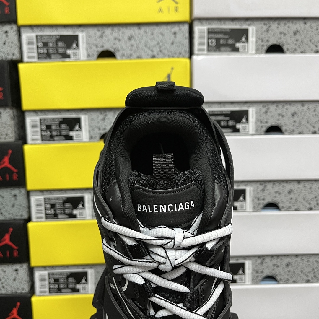 Balenciaga BLCG Track 3.0 - Image 9