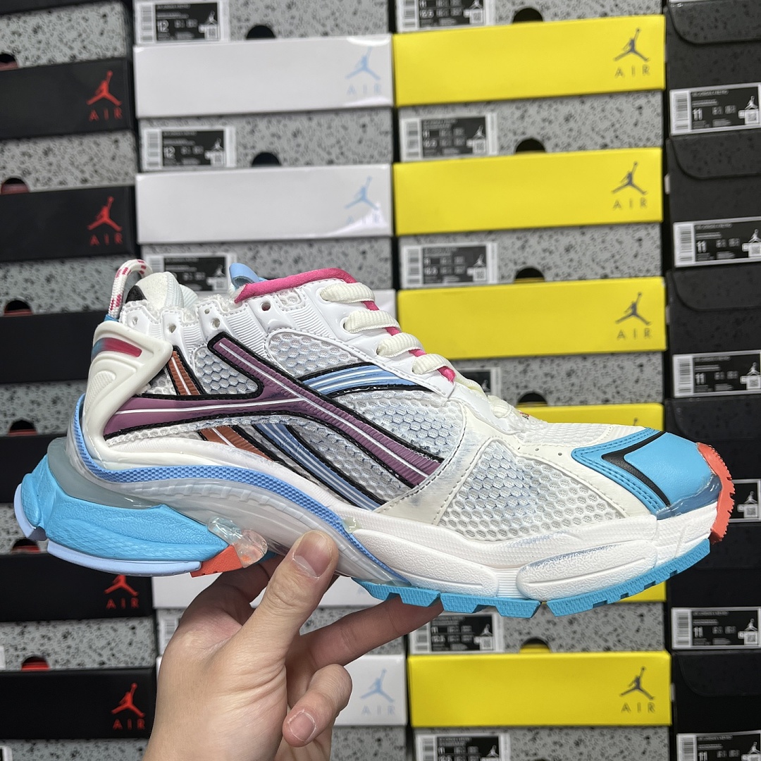 Balenciaga BLCG Runner 7.5 - Image 10