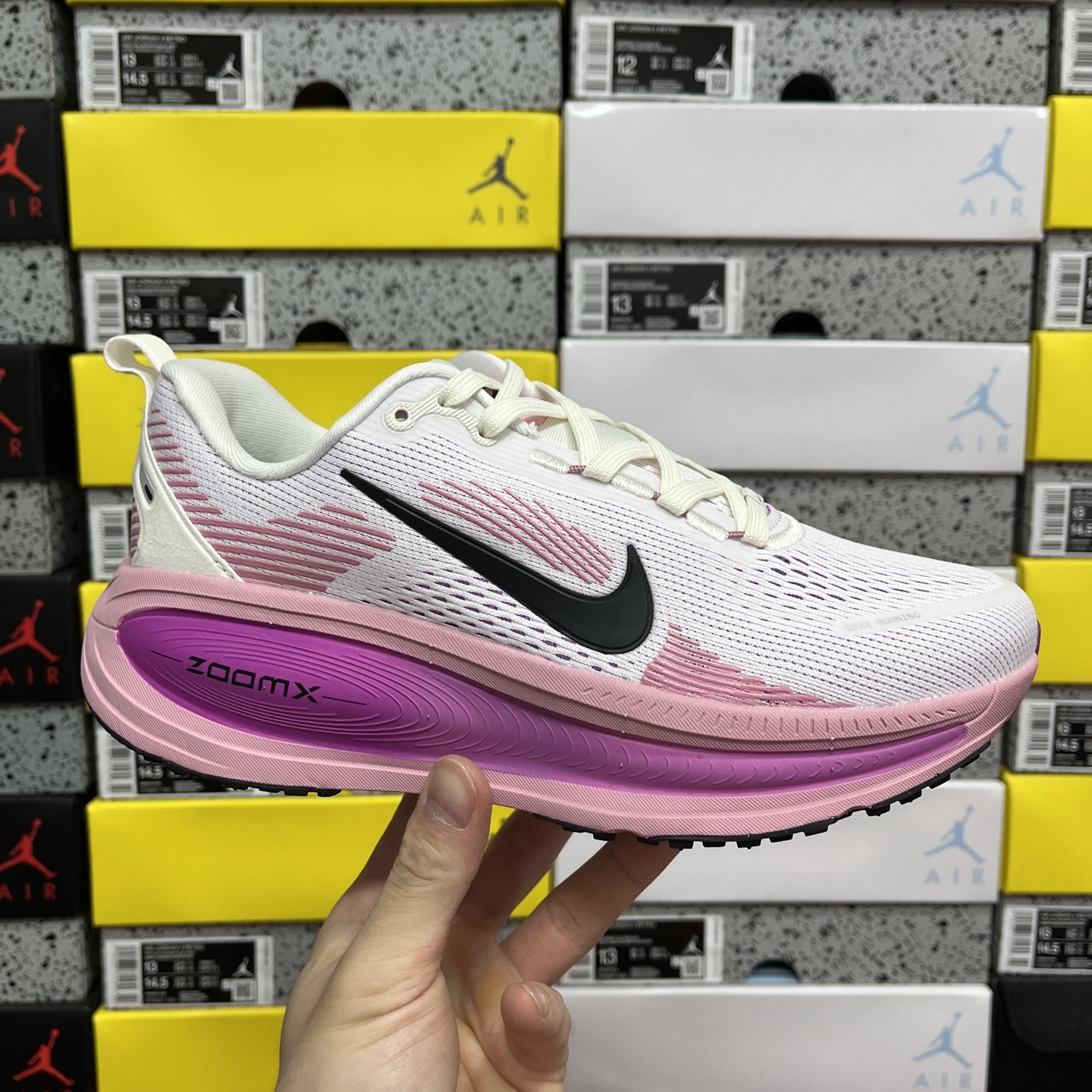 Nike Zoom Vomero - Image 11