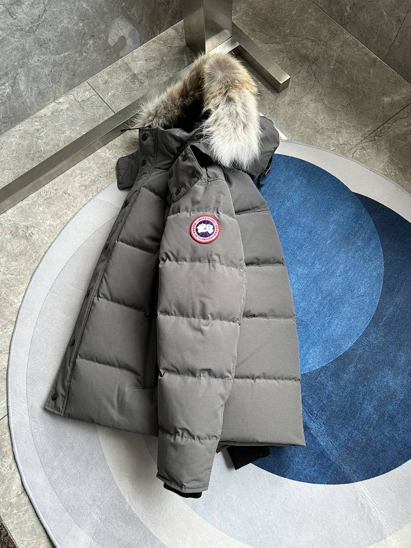 Canada Goose Wyndham Parka - Image 11