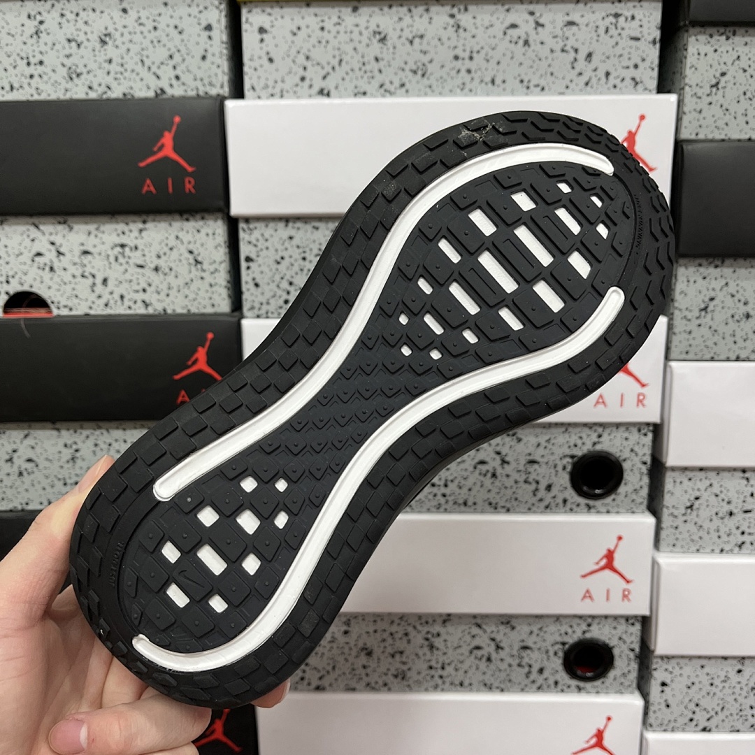 Nike Zoom Vomero - Image 3