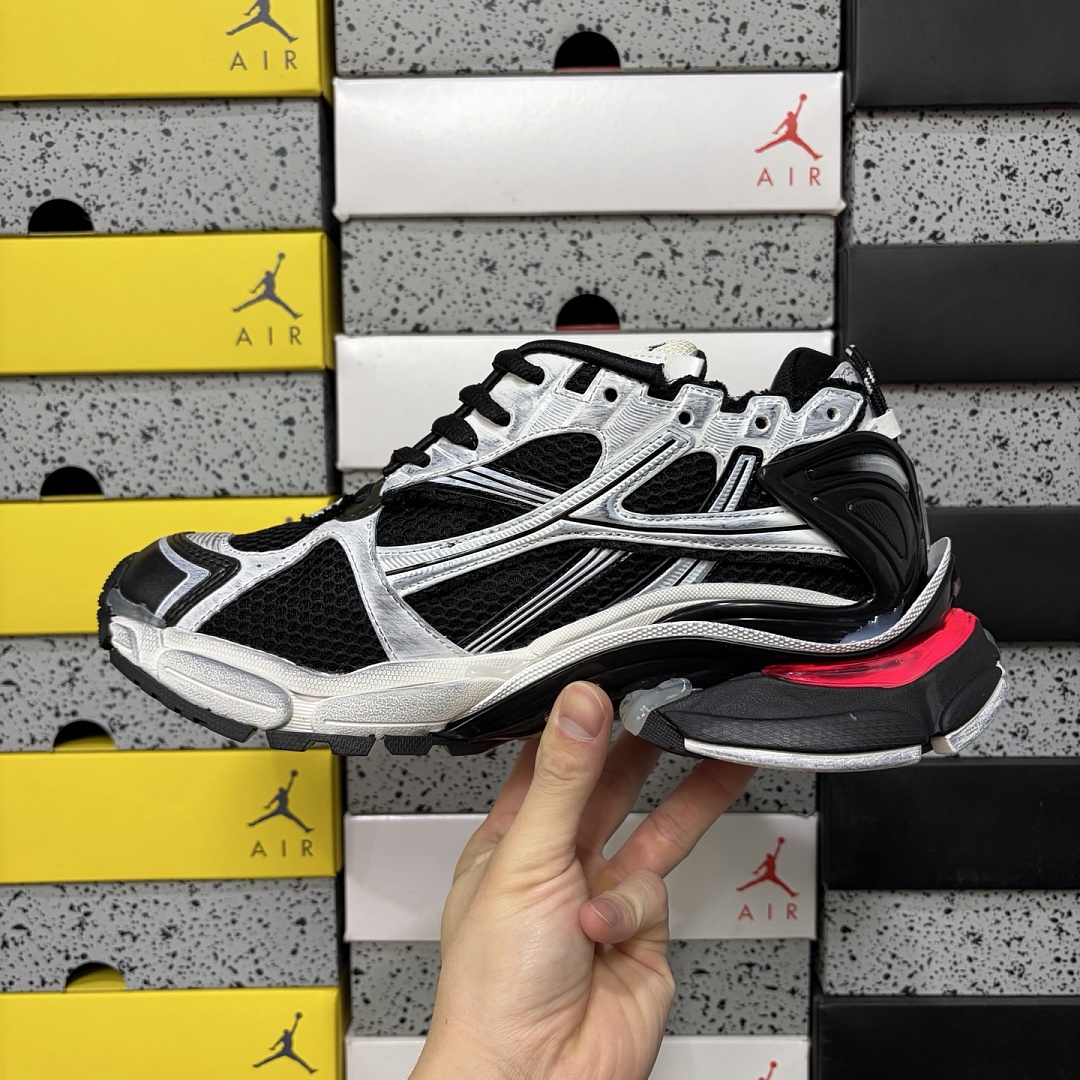 Balenciaga Runner LED 7.5 (Black White) - Image 11