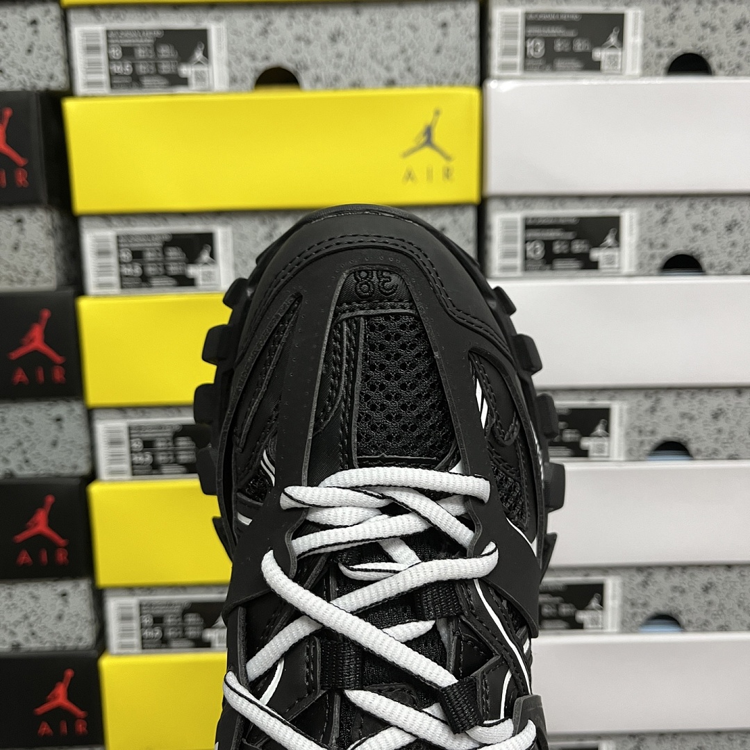 Balenciaga BLCG Track 3.0 - Image 3